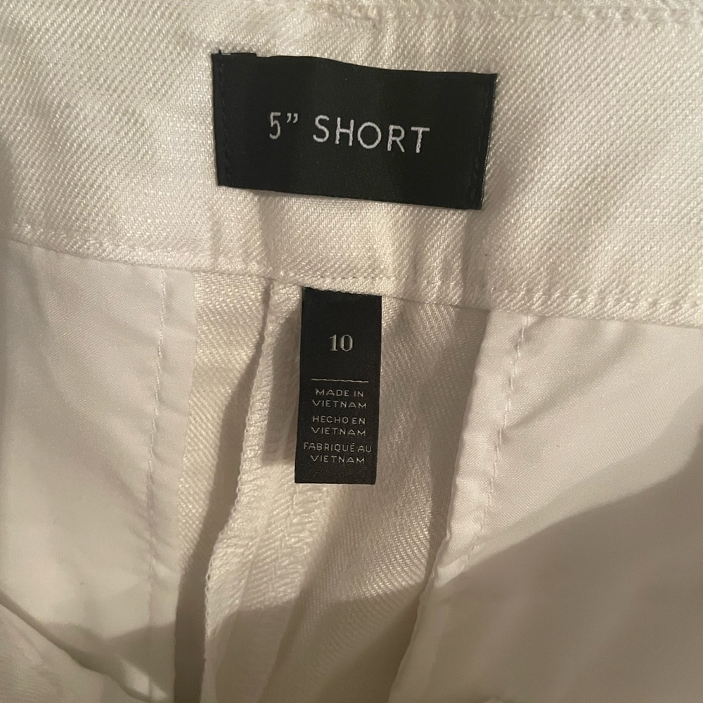🤩White House Black Market Linen Shorts🌼 - Picture 5 of 5